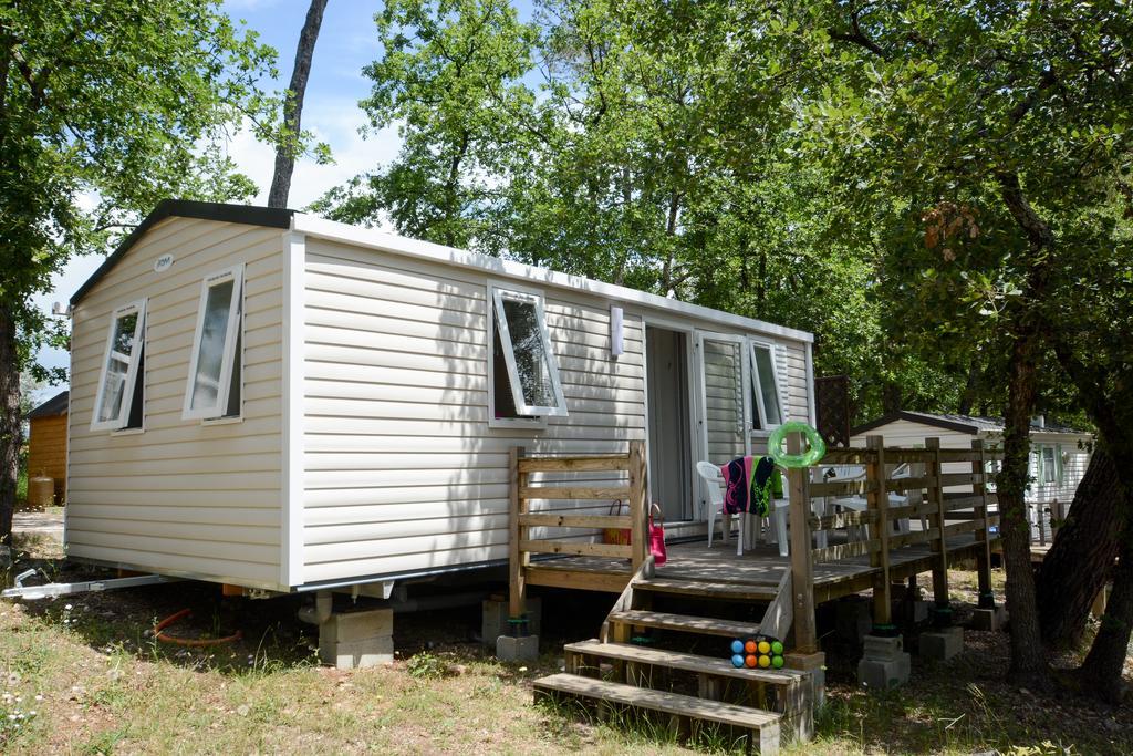 Camping Le Parc Saint-Paul-en-Foret Ngoại thất bức ảnh
